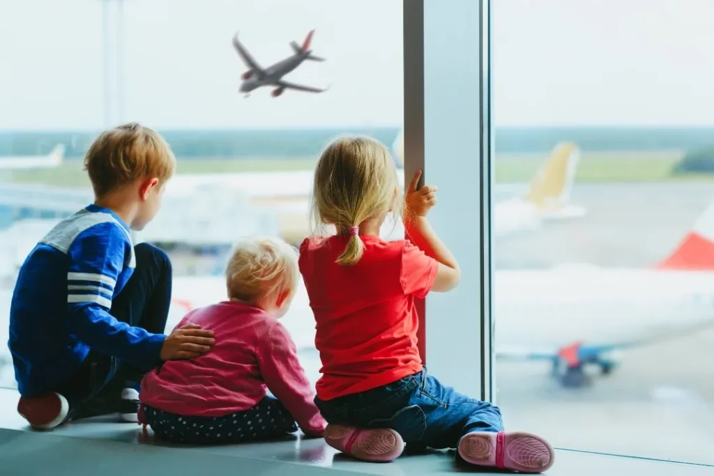 Dịch vụ hỗ trợ trẻ em trên chuyến bay của ANA Nippon Airways