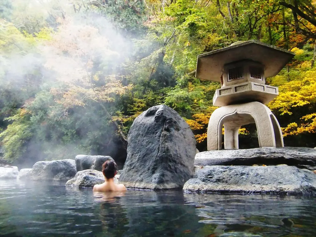 Tắm Onsen mang lại lợi ích về sức khỏe và sắc đẹp