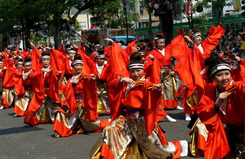 Lễ hội Yosakoi được tổ chức bởi Phòng Thương mại và Công nghiệp Kochi